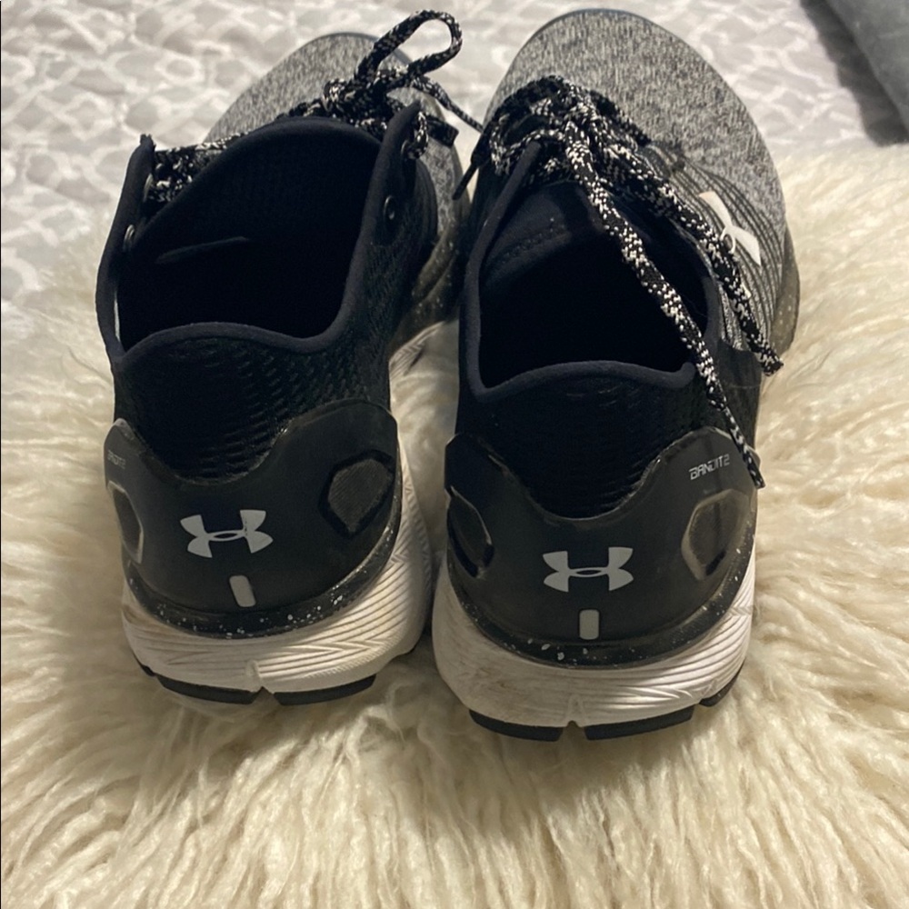Under Armour tennis shoes - Picture 4 of 9